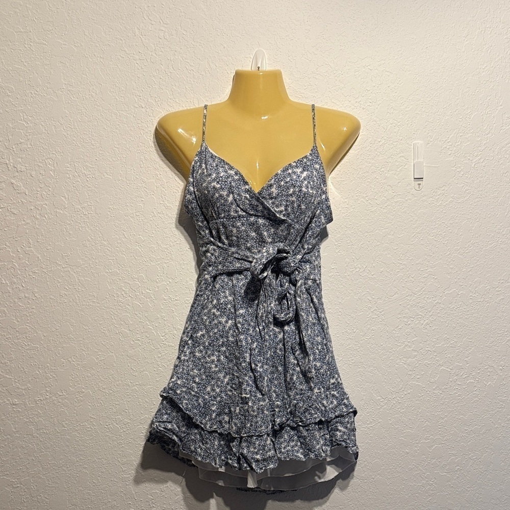 B. Smart Blue Floral Mini Dress Size 9 Ruffle Hem Tie Waist Summer Party Wrap